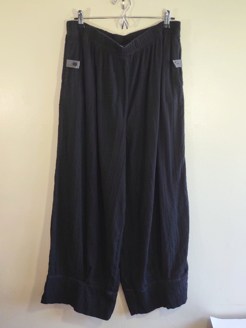 Free People Intimately Black Harem Pants Size Large Wide Leg Pleated Details - Picture 2 of 9